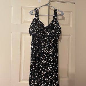 Roz&Ali Dress. Cold shoulder/flutter sleeve. Black with white pattern. XL.